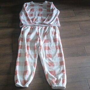 Zia Women's Pink and White Checkered Jogger Set